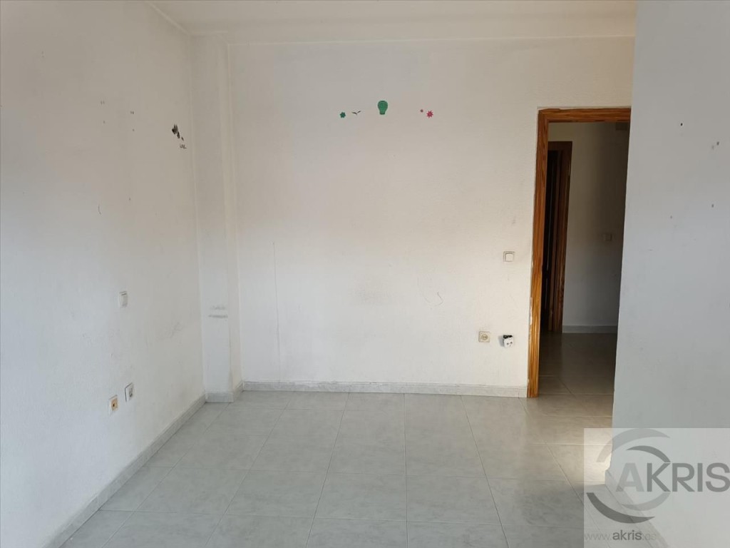 Imagen 2 de CHALET ADOSADO EN VENTA EN EL VISO DE SAN JUAN