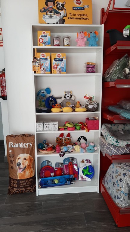 Imagen 3 de SE ALQUILA EN SABINILLAS LOCAL COMERCIAL EN EL CENTRO DEL NÚCLEO URBANO