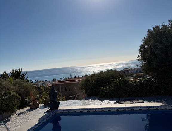 Imagen 3 de Casa-Chalet en Venta en Rincon De La Victoria Málaga