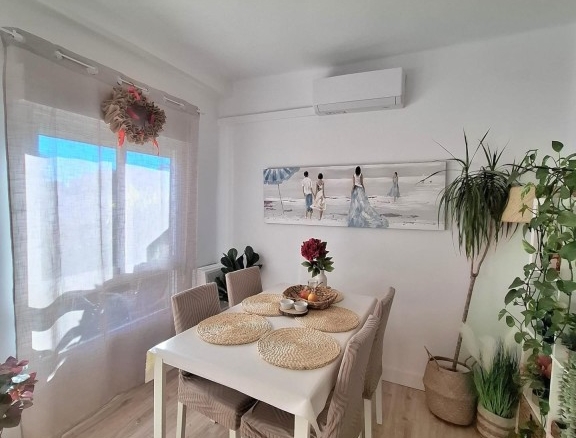 Imagen 1 de Piso reformado y luminoso junto al Puerto del Grao.