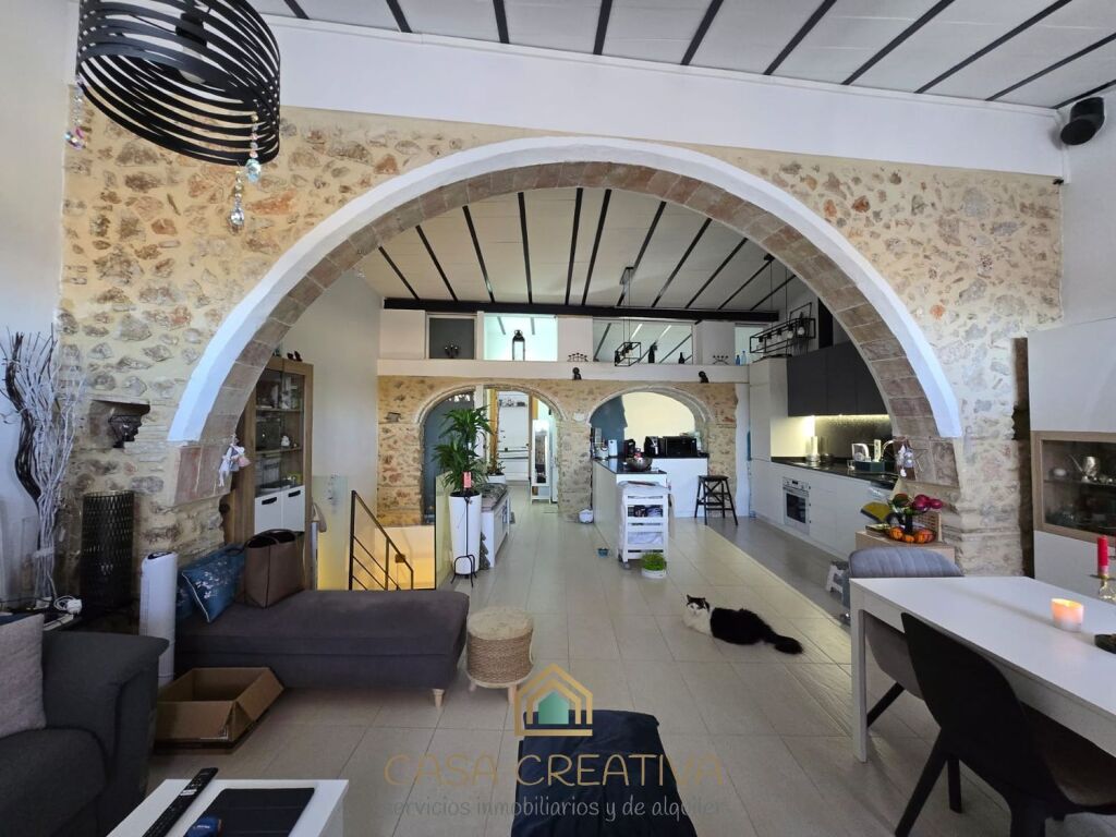 Imagen 3 de ESPECTACULAR VIVIENDA REFORMADA CON VISTAS A LA MONTAÑA