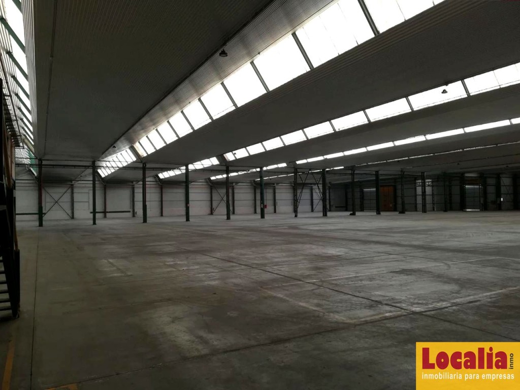 Imagen 2 de Nave industrial 7 mil m2 acceso a A67