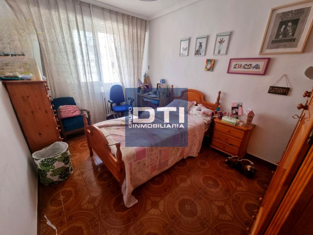 Imagen 4 de Amplio piso de 4 dormitorios con garaje al lado del Sanatorio del Rosario”