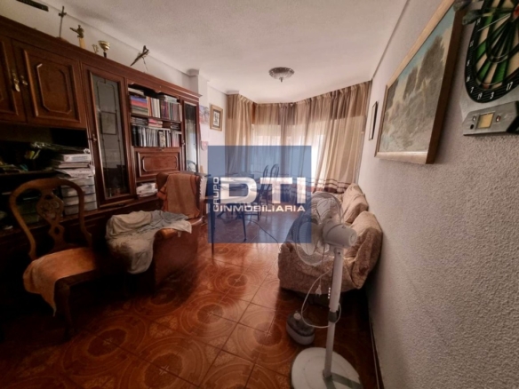 Imagen 1 de Amplio piso de 4 dormitorios con garaje al lado del Sanatorio del Rosario”