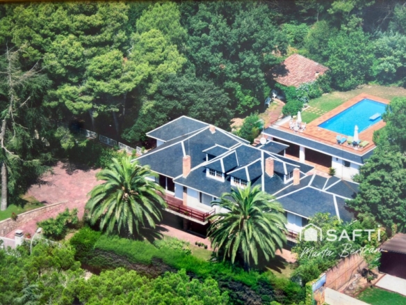 Imagen 1 de Casa unifamiliar a cuatro vientos con gran finca privada en un entorno natural.