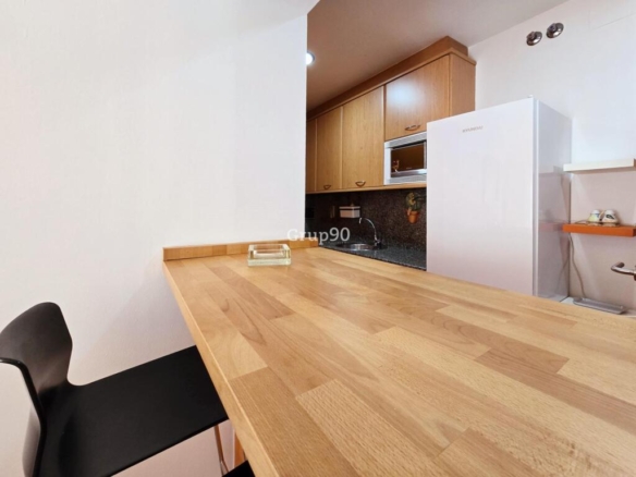 Imagen 2 de EXCELENTE PISO AMUEBLADO DE 2 HABITACIONES EN EL CENTRO HISTÓRICO.