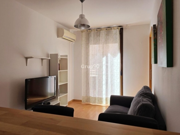 Imagen 3 de EXCELENTE PISO AMUEBLADO DE 2 HABITACIONES EN EL CENTRO HISTÓRICO.