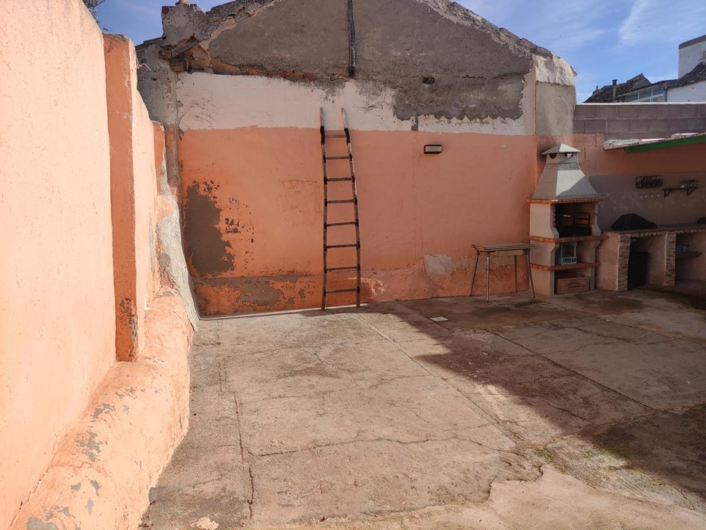 Imagen 1 de CASA DE PUEBLO CON AMPLISIMO PATIO EN TEMBLEQUE
