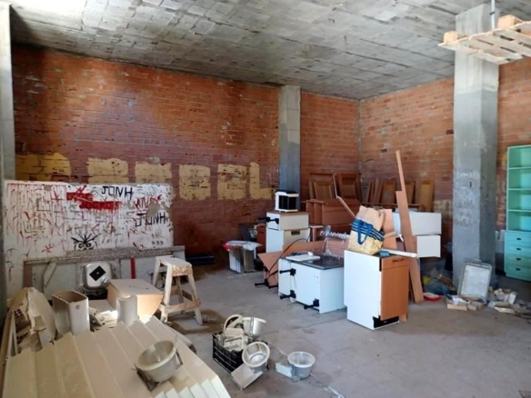 Imagen 2 de AMPLIO LOCAL PARA REFORMAR EN LA PLAZA DEL AJEDREZ