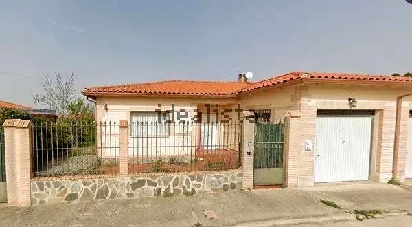 Imagen 1 de CHALET OCUPADO EN ERUSTES