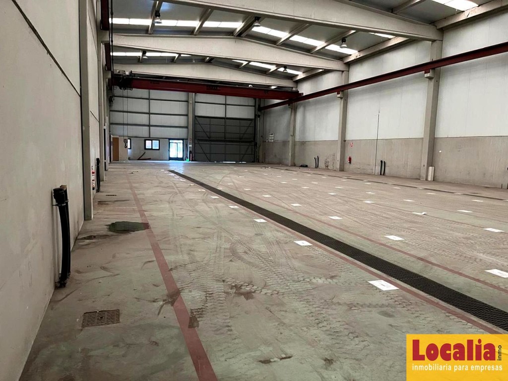 Imagen 4 de Nave 900 m² con Puente Grúa – Santander