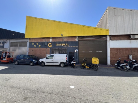 Imagen 1 de EN VENTA NAVE INDUSTRIAL EN EXELENTE UBICACIÓN EN MALAGA .