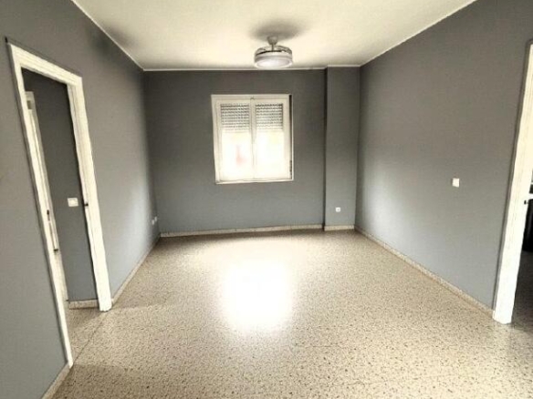 Imagen 3 de Amplio Piso en Urbanización con Ascensor y Garaje en Sevilla Este