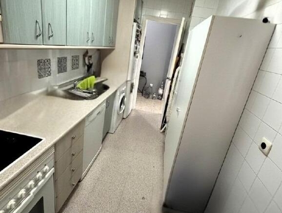 Imagen 4 de Amplio Piso en Urbanización con Ascensor y Garaje en Sevilla Este