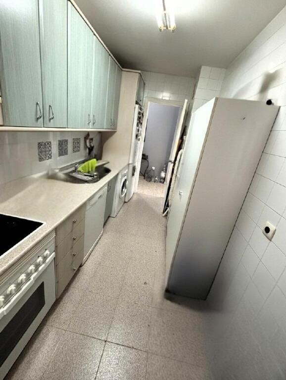 Imagen 4 de Amplio Piso en Urbanización con Ascensor y Garaje en Sevilla Este