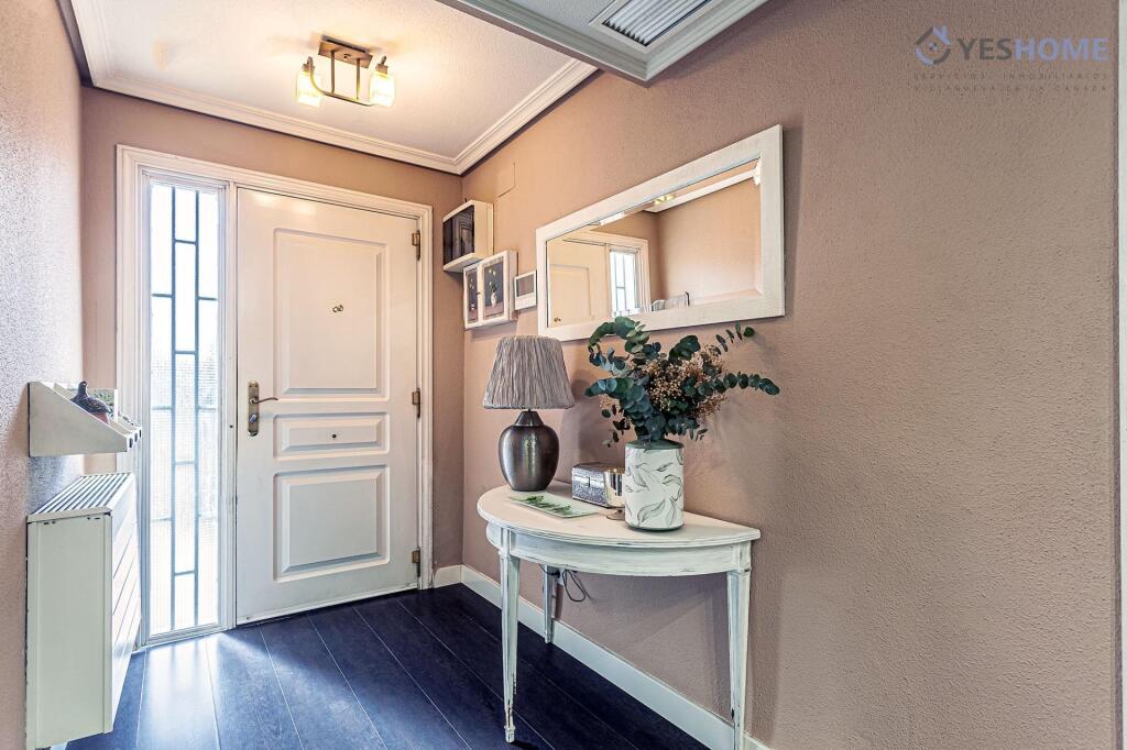 Imagen 4 de EN VENTA CHALET PAREADO DE CUATRO PLANTAS Y PISCINA PRIVADA EN EL CENTRO URBANO DE VILLANUEVA DE LA CAÑADA.