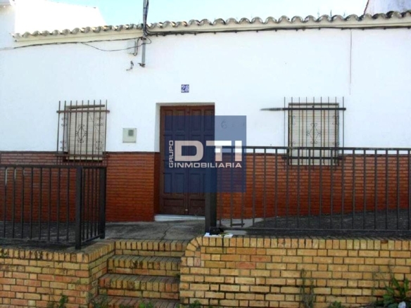 Imagen 1 de Casa en venta en c. fuente de leon