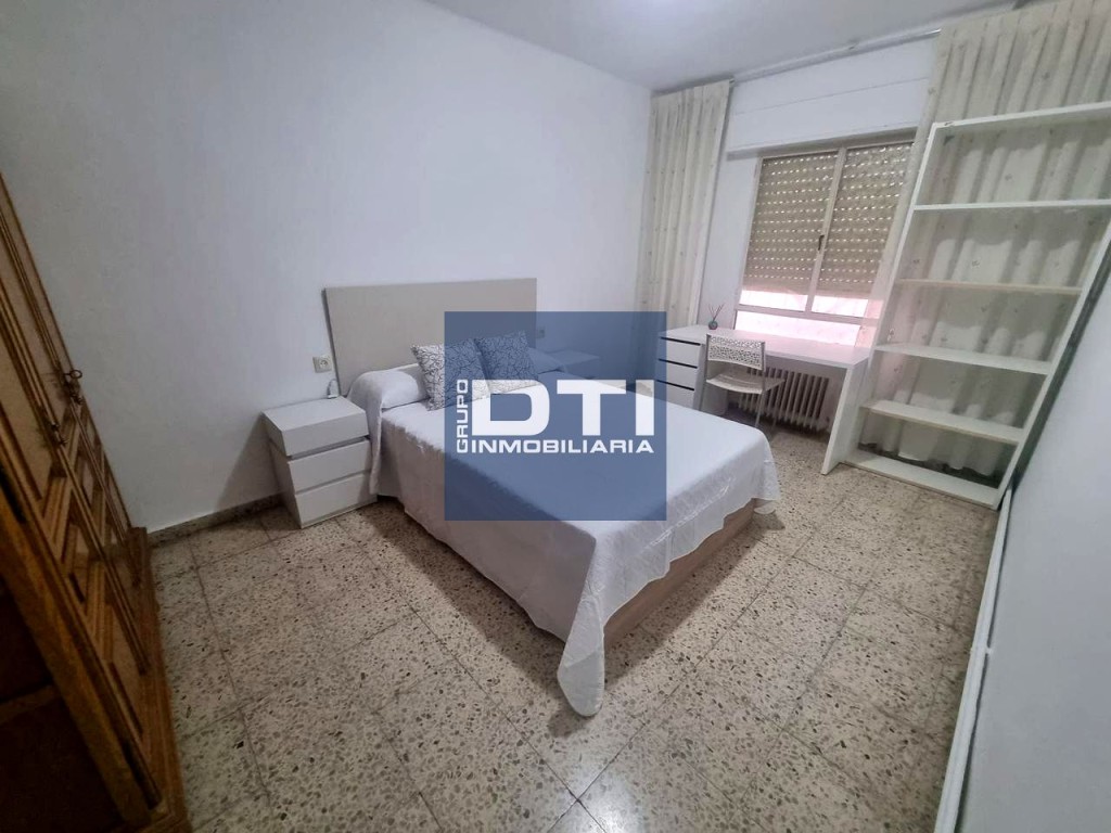 Imagen 1 de Amplio piso en Santa Teresa: 4 hab