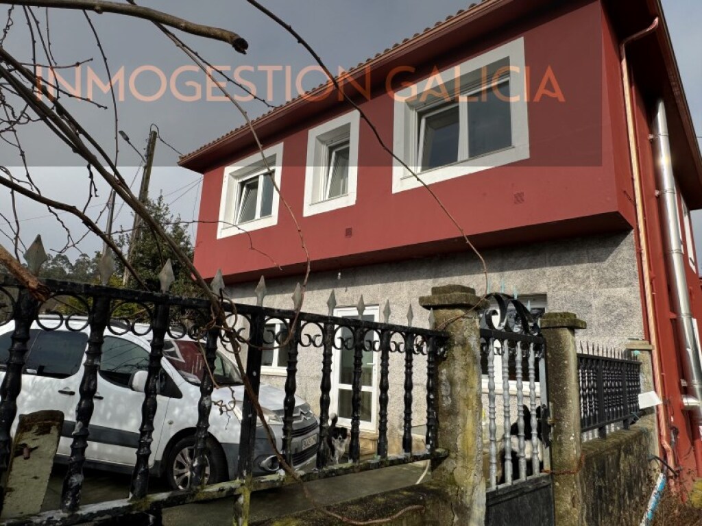 Imagen 1 de Casa-Chalet en Venta en Cerceda La Coruña