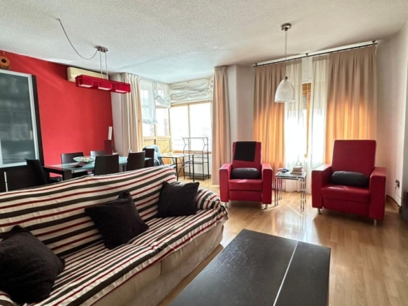 Imagen 1 de Piso de 3 dormitorios en el centro de Almoradí.