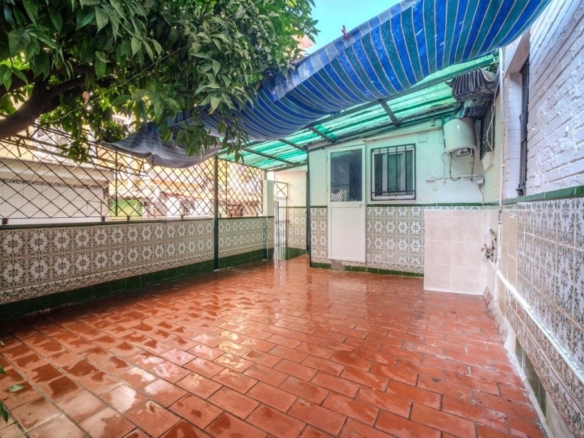 Imagen 2 de Gran oportunidad piso en Barriada Virgen de Fátima con gran patio!!!