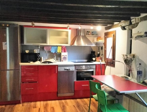 Imagen 1 de Piso reformado con terraza privada en pleno Casco Histórico de Toledo – Calle Alfileritos