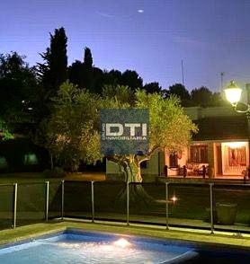 Imagen 3 de Chalet de lujo con jardín y piscina en urbanización privada. A 3 Km de Albacete