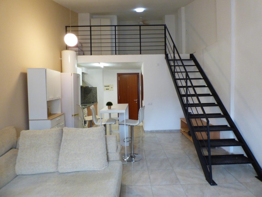 Imagen 1 de ENCANTADOR DÚPLEX DIAFANO EN EL CENTRO DE ARTÈS EN FINCA REHABILITADA EN 2004