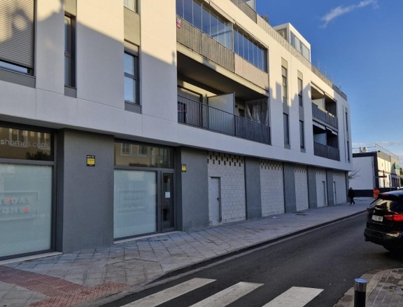 Imagen 1 de Locales comerciales en venta en C/. Ntra. Sra. del Carmen