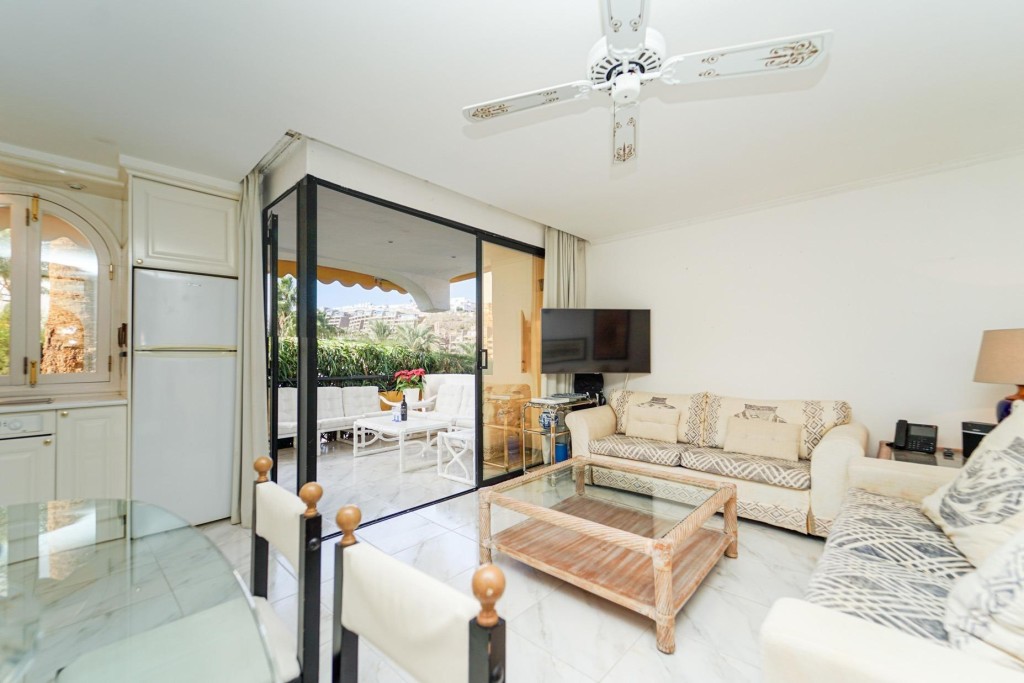 Imagen 3 de Viva cerca del mar y de la playa de Anfi – bungalow en el complejo Aquamarina