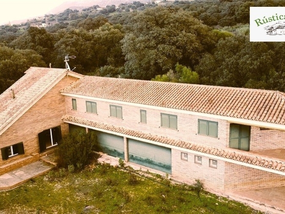 Imagen 1 de Casa-Chalet en Venta en Benalauria Málaga