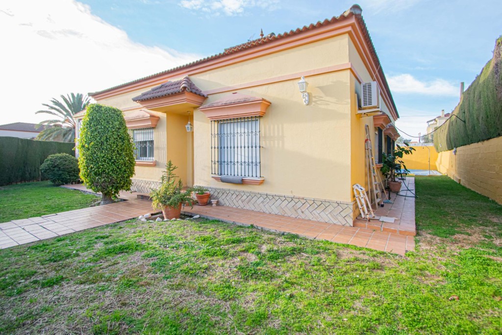 Imagen 4 de Espectacular chalet con PISCINA PRIVADA!!