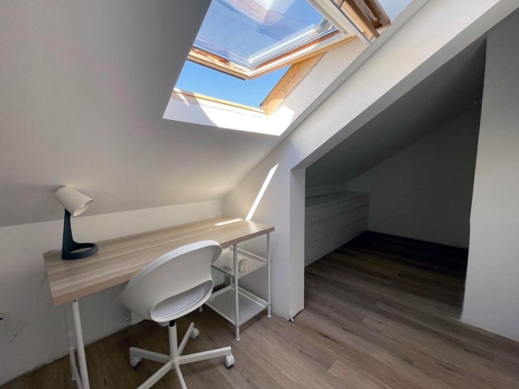 Imagen 2 de EN ALQUILER ÚLTIMA HABITACIÓN PARA ESTUDIANTES CON DISPONIBILIDAD INMEDIATA EN VILLANUEVA DE LA CAÑADA (MADRID).