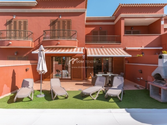 Imagen 1 de Casa de pueblo en Venta en Adeje Santa Cruz de Tenerife