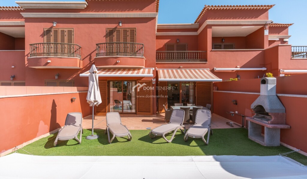 Imagen 1 de Casa de pueblo en Venta en Adeje Santa Cruz de Tenerife