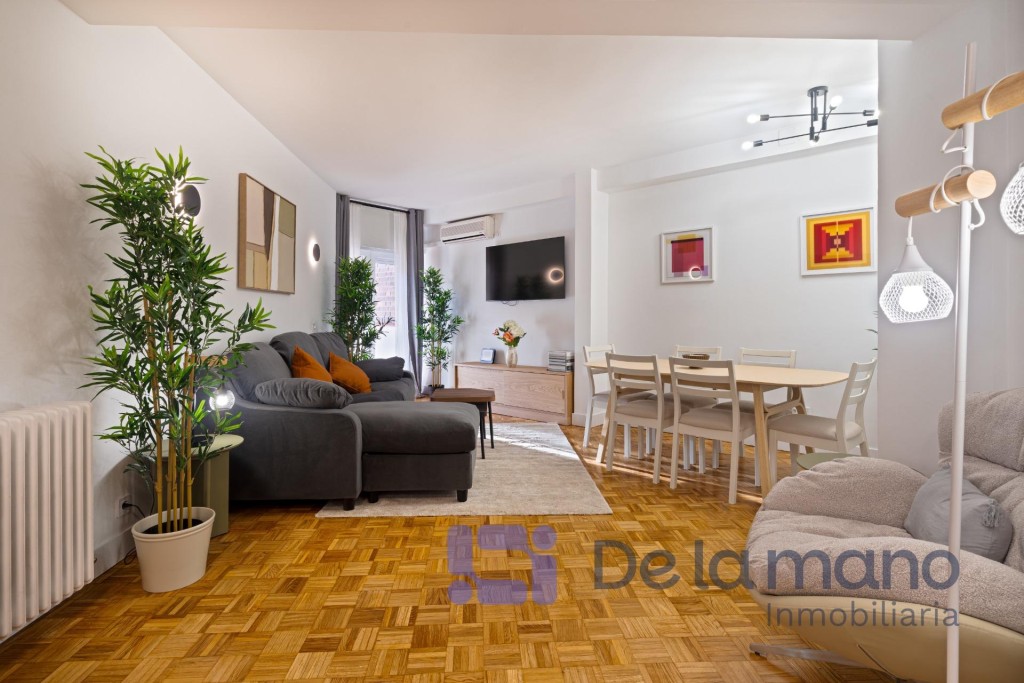 Imagen 2 de ÁTICO CON TERRAZA RECIÉN REFORMADO Y EQUIPADO A ESTRENAR