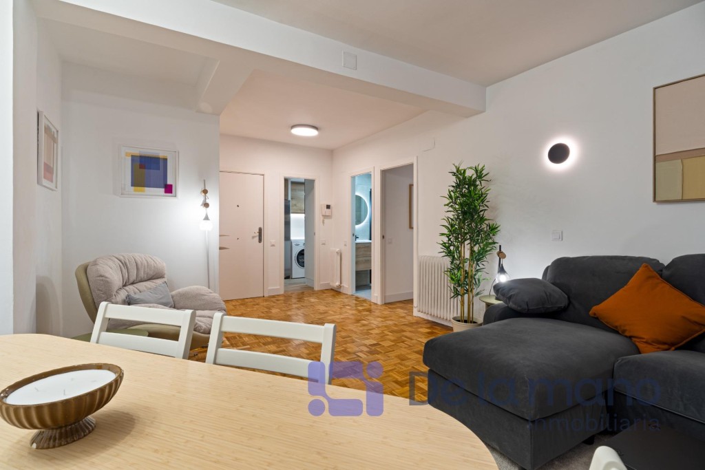 Imagen 4 de ÁTICO CON TERRAZA RECIÉN REFORMADO Y EQUIPADO A ESTRENAR