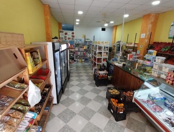 Imagen 4 de SE VENDE LOCAL COMERCIAL EN PLENO FUNCIONAMIENTO EN EL CENTRO DE ESTEPONA