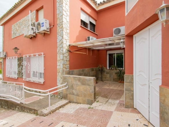 en urbanización Las Juncosas!!!!