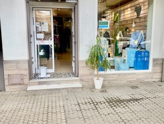 Imagen 2 de LOCAL COMERCIAL JUNTO A EDUARDO DATO