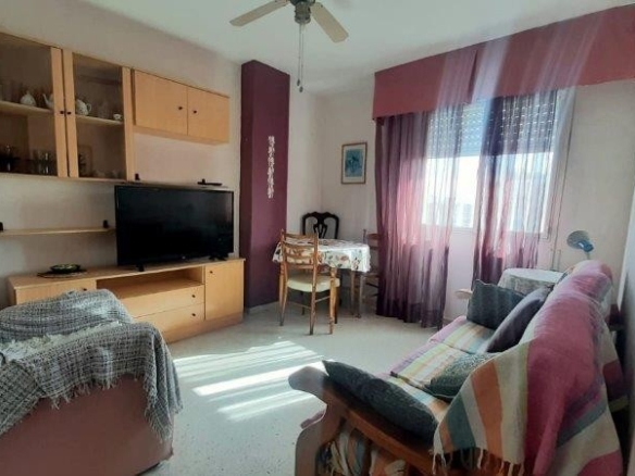 Imagen 3 de ENCANTADOR PISO DE 3 DORMITORIOS Y 1 BAÑO EN MALAGA CAPITAL