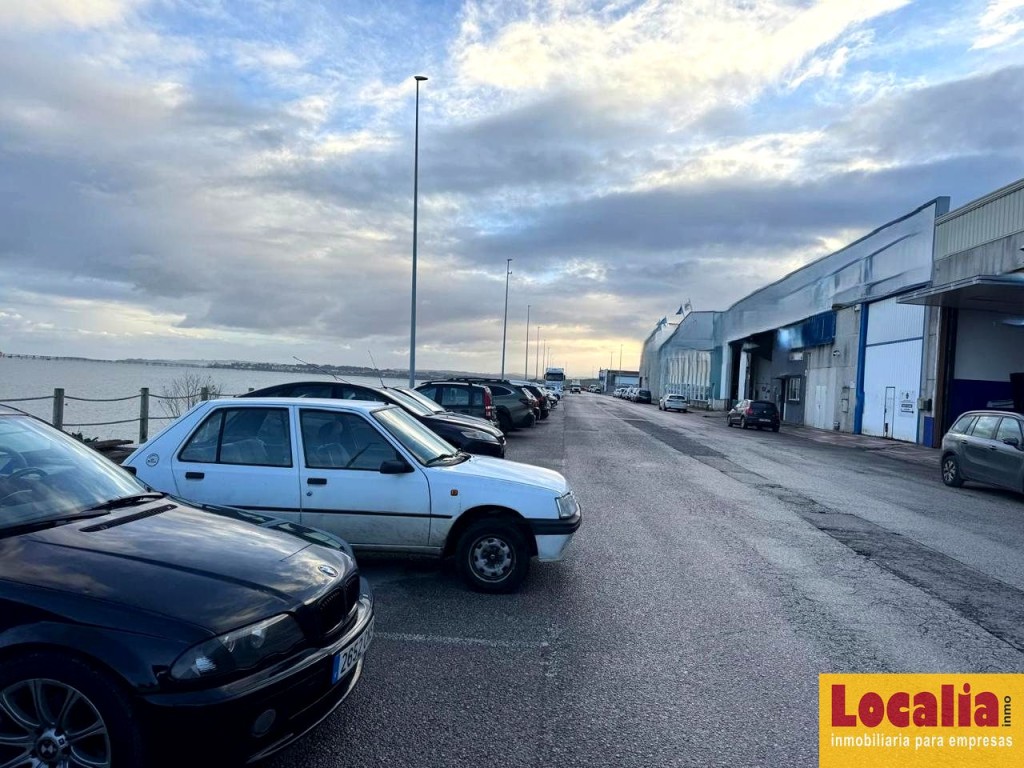 Imagen 2 de Alquiler de estupenda y bien ubicada nave en Raos