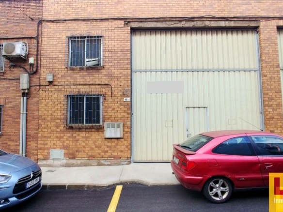 Imagen 1 de Nave con oficina en alquiler en Nueva Montaña