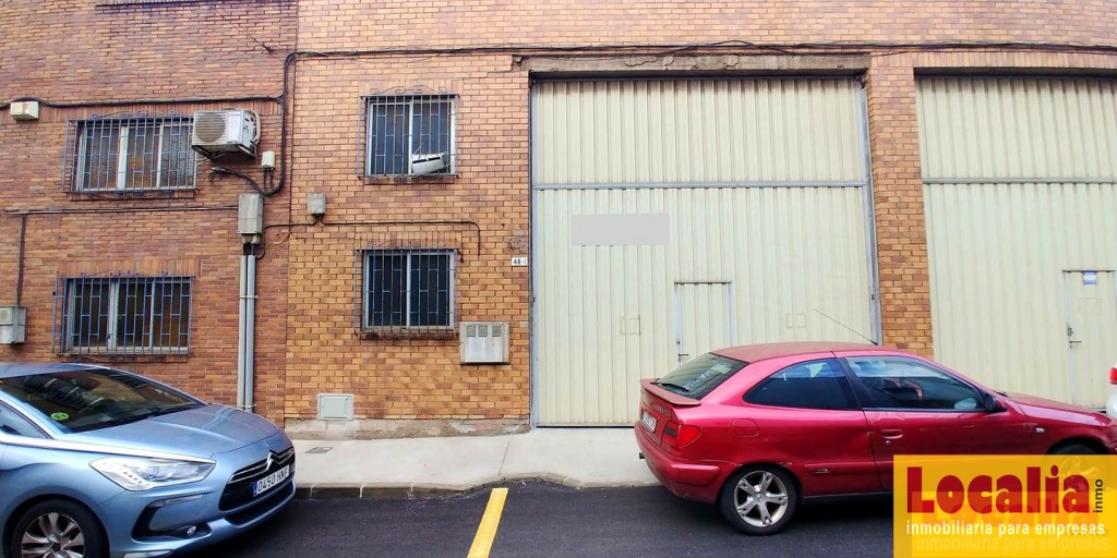 Imagen 1 de Nave con oficina en alquiler en Nueva Montaña