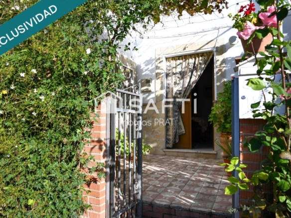 Imagen 1 de Casa Rústica Adosada con Gran Potencial – La Parrilla