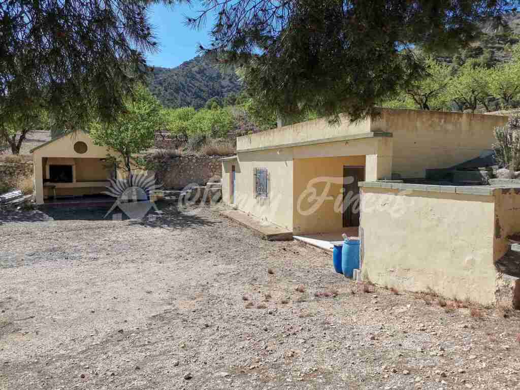 Imagen 2 de Casa de campo-Masía en Venta en Salinas Alicante