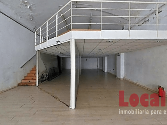 Imagen 2 de Local céntrico de 2 plantas en Pamplona