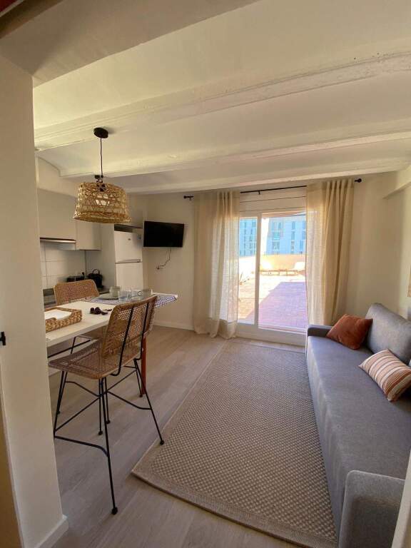 Imagen 2 de Ático Luminoso con Gran Terraza y Vistas en Ciutat Vella