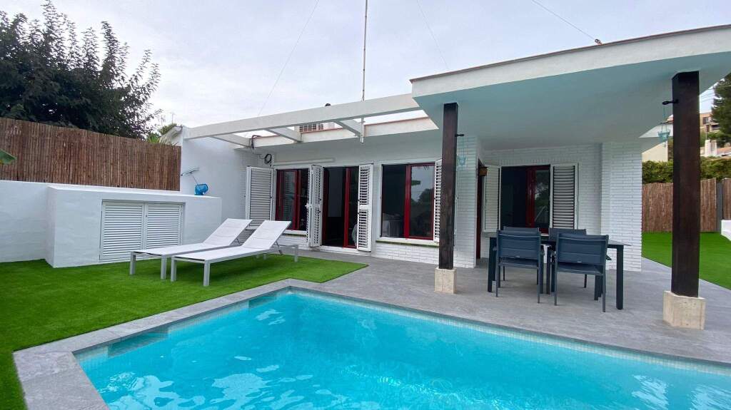 Imagen 3 de Preciosa casita con jardín y piscina privados en Vallpineda