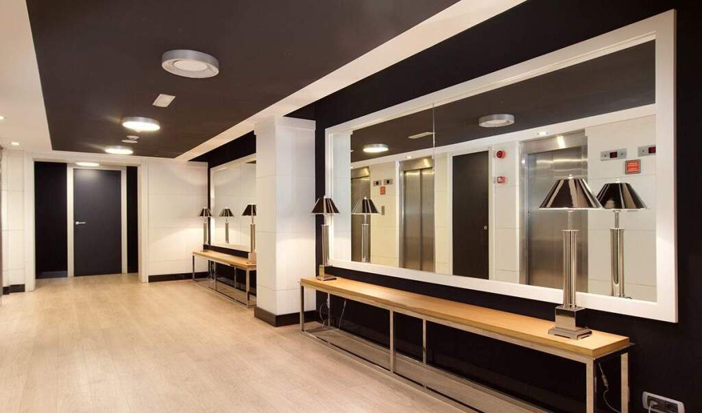 Imagen 2 de Oportunidad de gran espacio en la Calle Calabria